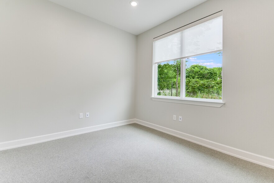 More Photos Of 2901 Caballo Ranch Blvd, Leander Office For Sale