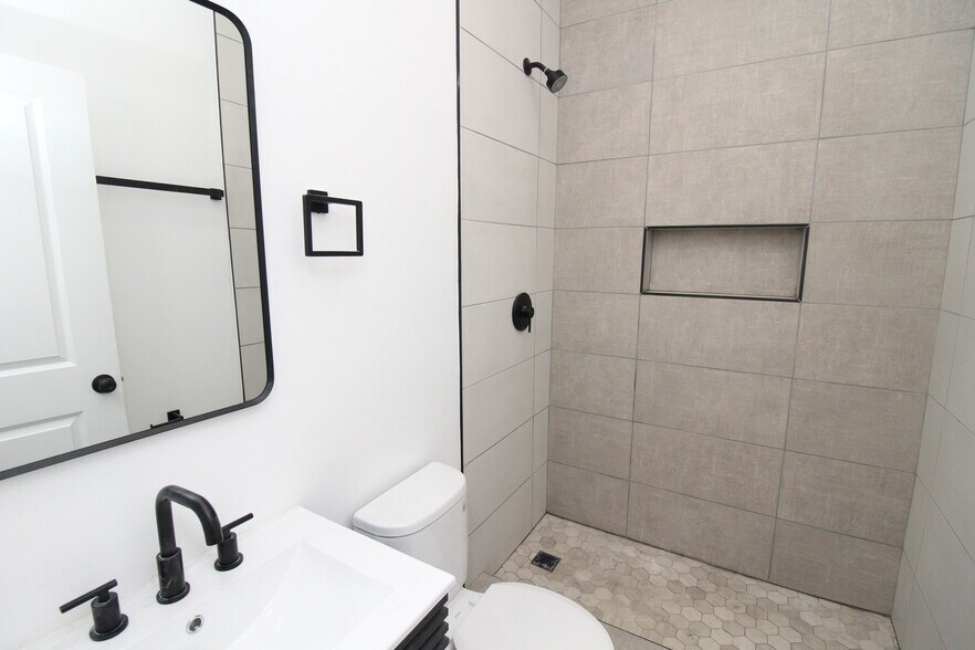 More Photos Of 3450 N Troy St, Chicago Apartments For Sale