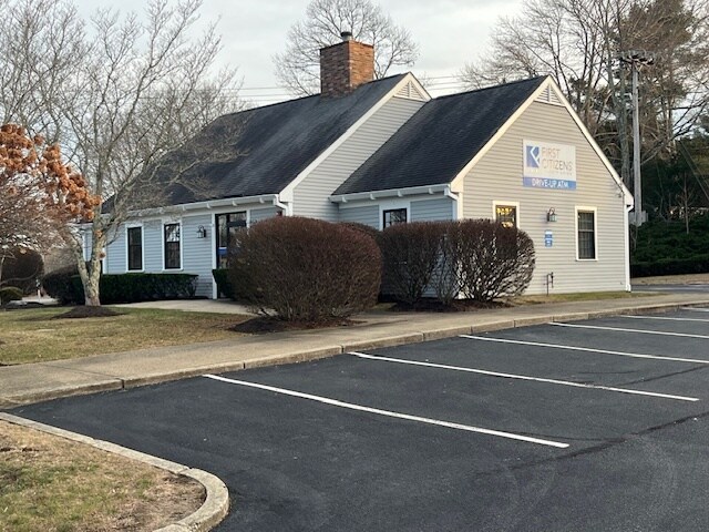 More Photos Of 396 Onset Ave, East Wareham Bank For Lease