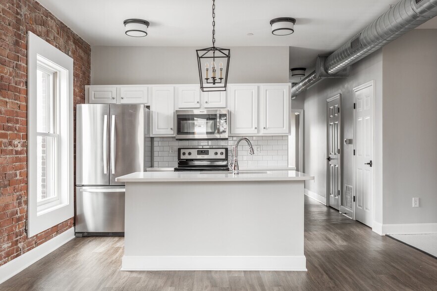 More Photos Of 505 N College Ave, Indianapolis Apartments For Sale