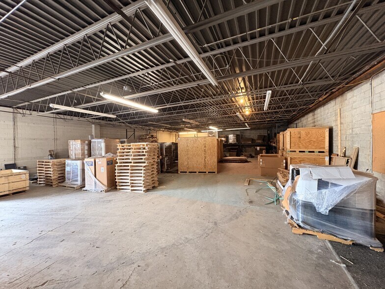 More Photos Of 1808 S Anthony Blvd, Fort Wayne Unknown For Lease