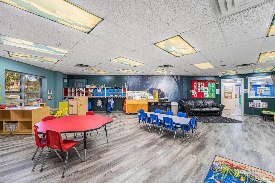 More Photos Of 3421 E Walnut St, Pearland Daycare Center For Sale