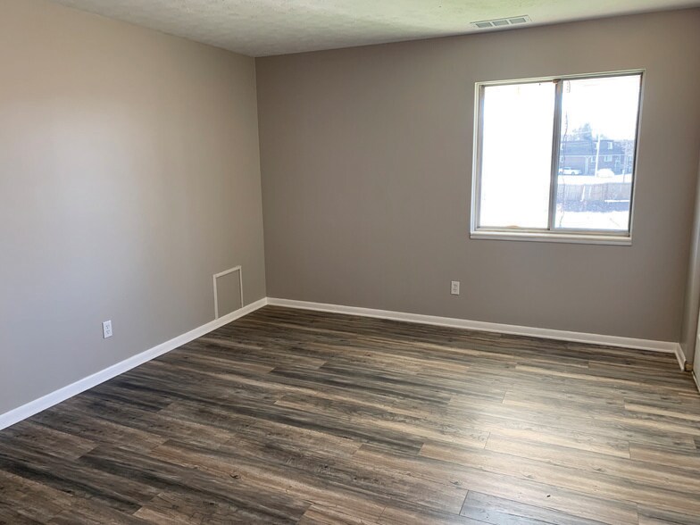 More Photos Of 4225 Middlebranch Ave NE, Canton Apartments For Sale