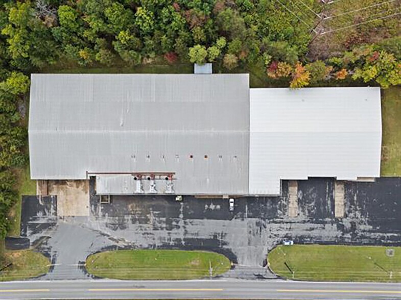 More Photos Of 2000 S Delphine Ave, Lyndhurst Warehouse For Lease