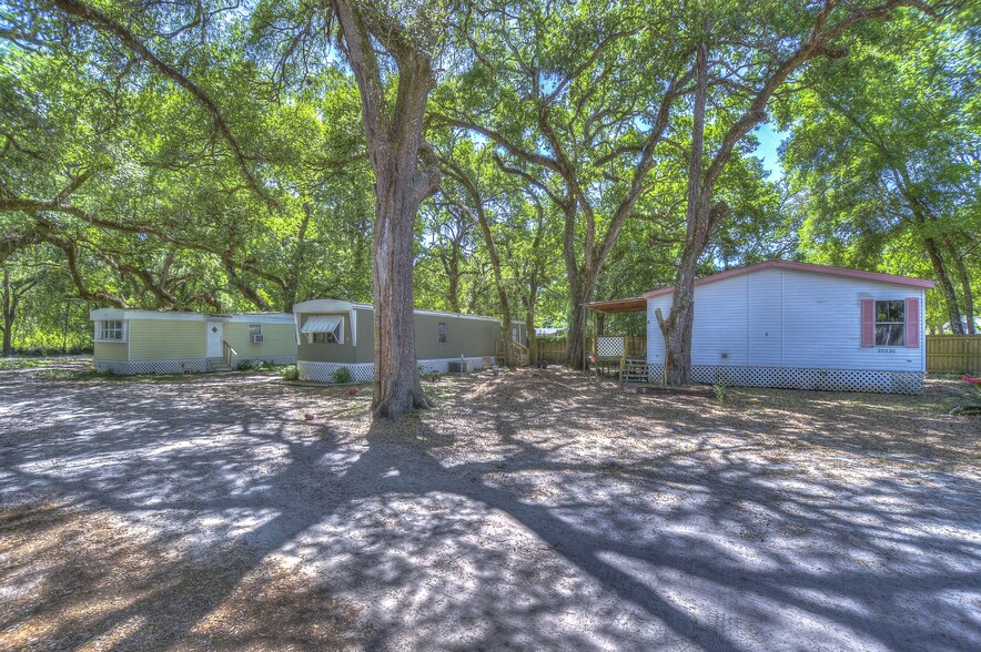 More Photos Of 20303 Old Somerset Acres Ln, Spring Hill Manufactured Housing Mobile Home Park For Sale