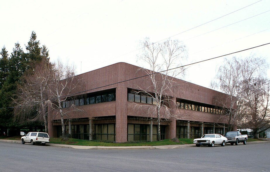 More Photos Of 2555 3rd St, Sacramento Office For Lease