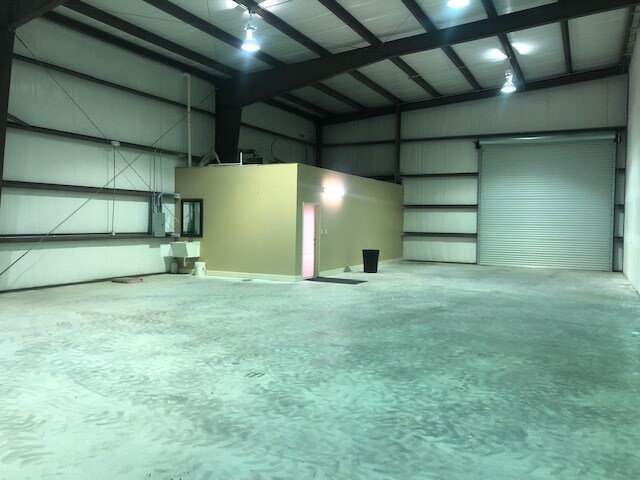 More Photos Of 2837 Tifton St, Kenner Light Distribution For Lease