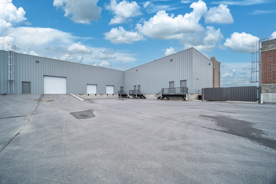 More Photos Of 1325 Centennial Dr, Kingston Flex For Lease