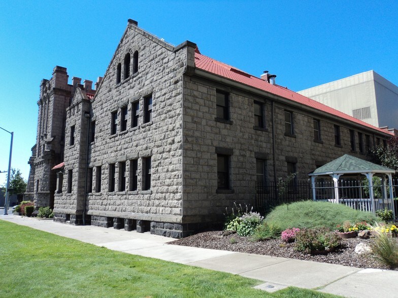 More Photos Of 515 E Yakima Ave, Yakima General Retail For Sale