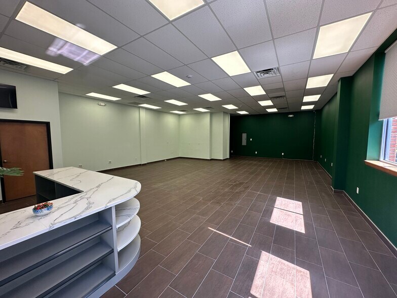 More Photos Of 2252 Paterson-Hamburg Tpke, Wayne Freestanding For Lease