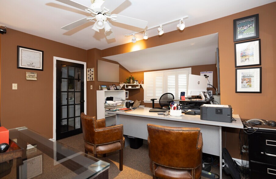 More Photos Of 4024 West Chester Pike, Newtown Square Office For Lease