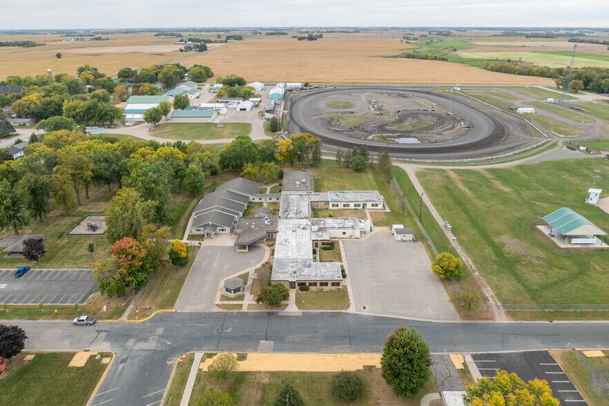 More Photos Of 411 7th Ave NW, Arlington Skilled Nursing Facility For Sale