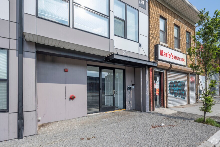 More Photos Of 818 Bladensburg Rd NE, Washington Apartments For Sale