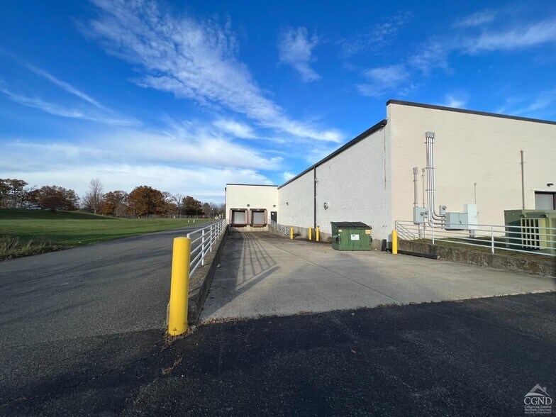 More Photos Of 15 Dardess Dr, Chatham Unknown For Lease