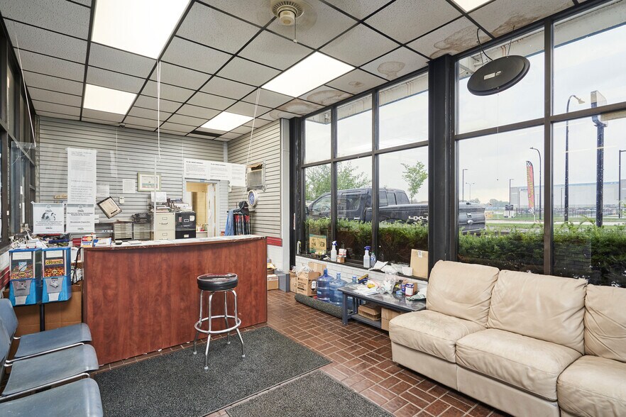 More Photos Of 2441 Romig Rd, Akron Auto Repair For Sale