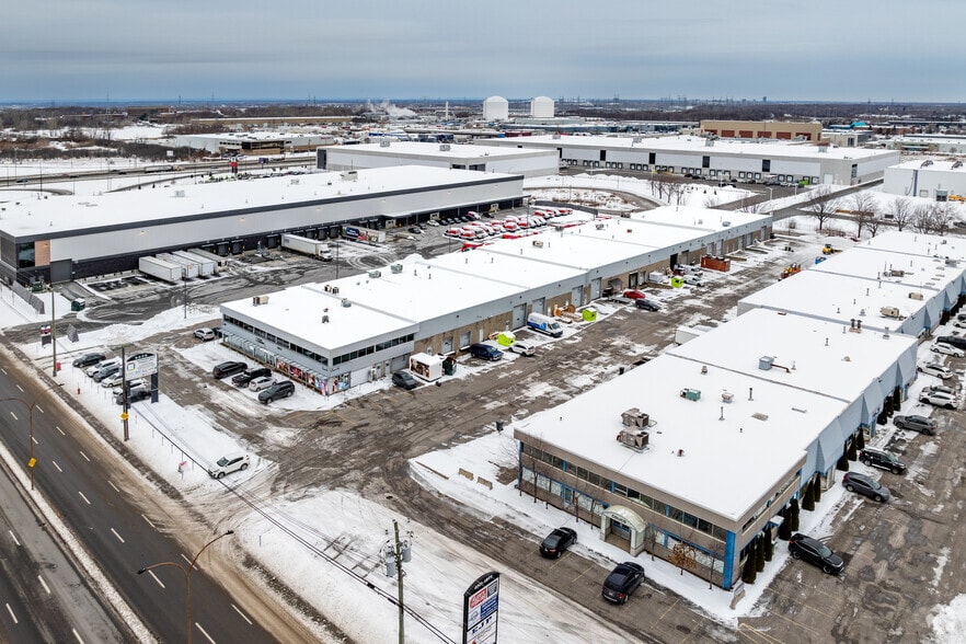More Photos Of 5001-5099 Boul Saint-Jean-Baptiste, Montréal Light Manufacturing For Lease