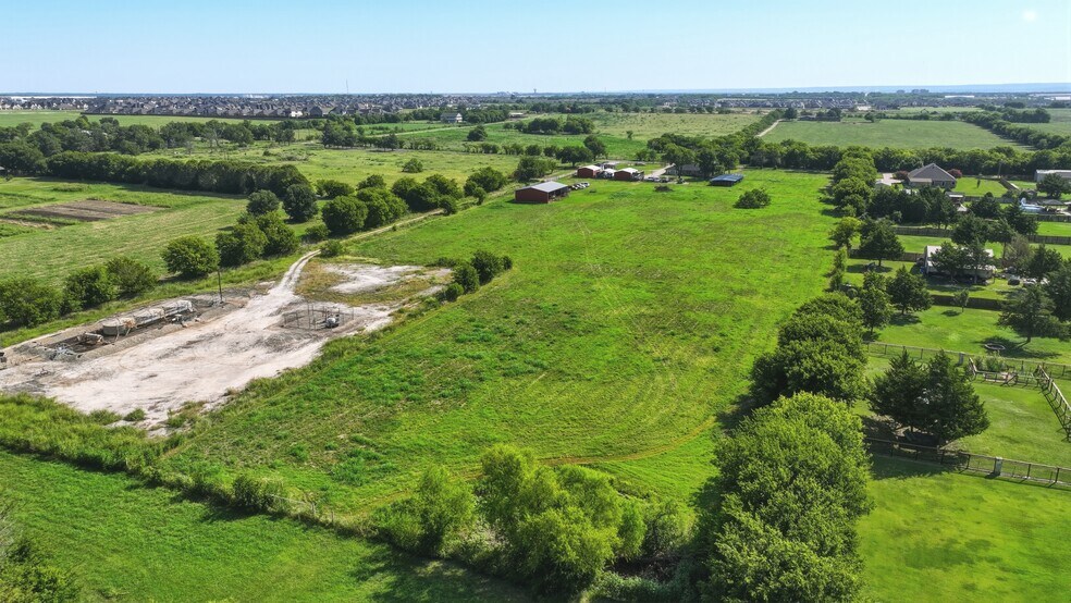 More Photos Of 2632 Howell Dr, Venus Land For Sale
