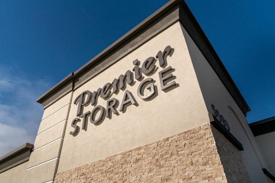 More Photos Of 5593 N Eagle Rd, Boise Self Storage For Lease