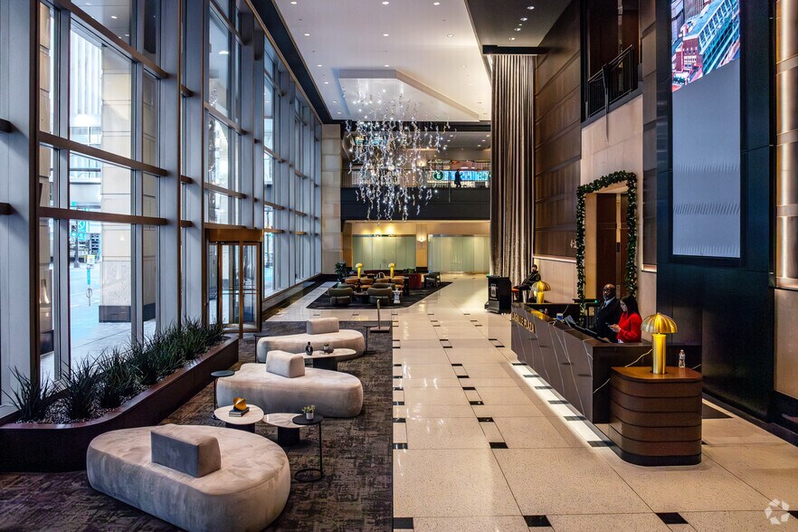 More Photos Of 800 LaSalle Ave, Minneapolis Office For Lease