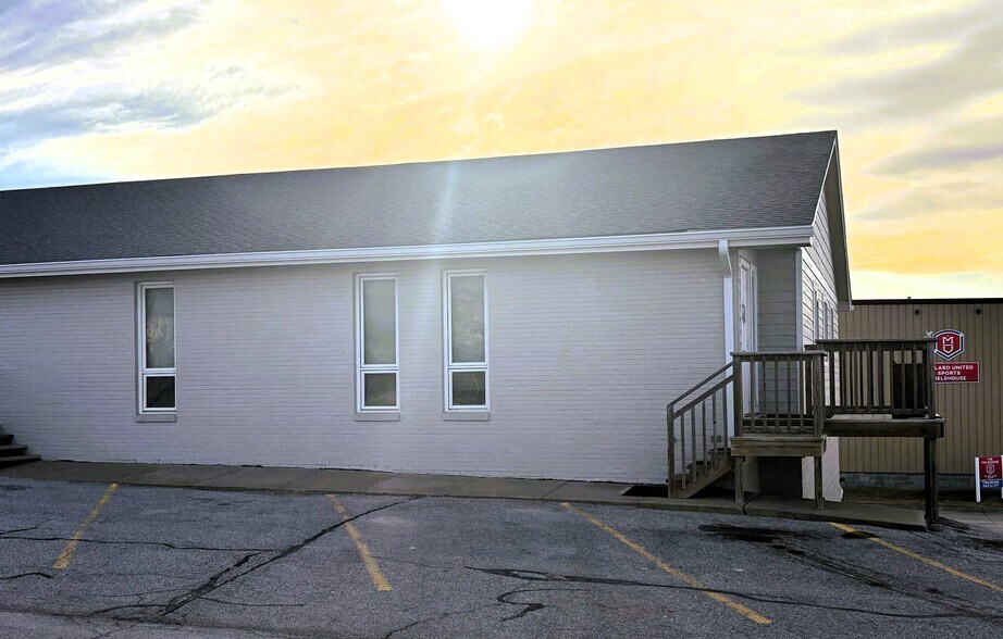 More Photos Of 10002 S 148th St, Omaha Office For Lease