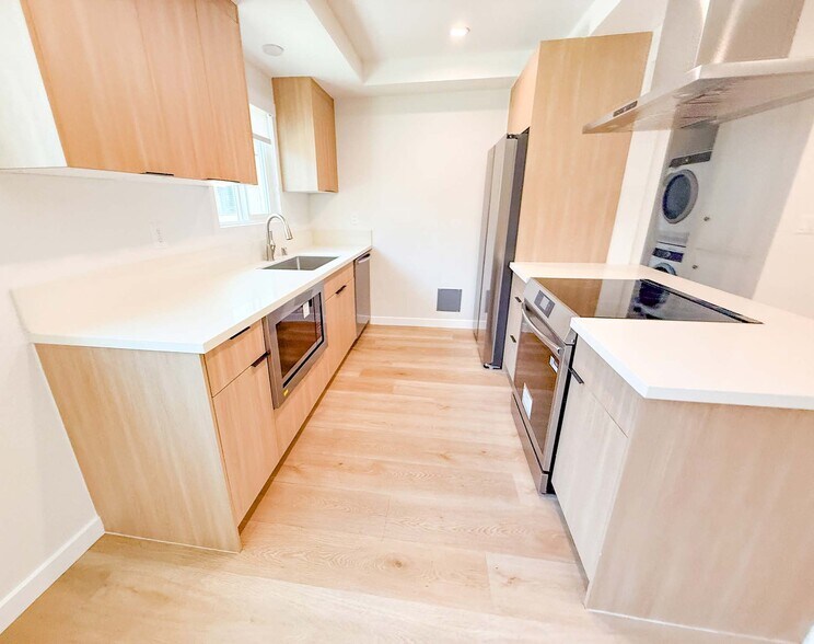 More Photos Of 1302 Amethyst St, Redondo Beach Apartments For Sale