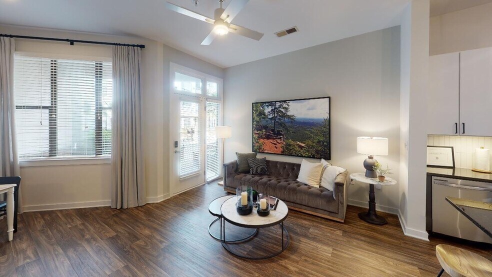 More Photos Of 810 E 7th St, Charlotte Apartments For Lease