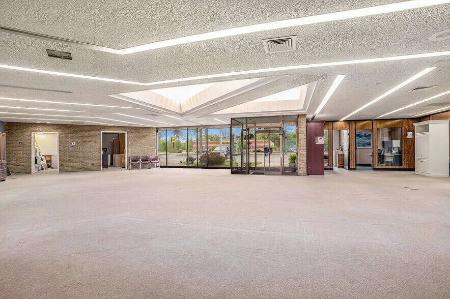 More Photos Of 392 136th Ave, Holland General Retail For Sale