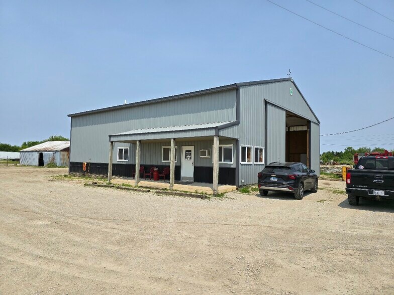 Primary Photo Of 808 W Walnut St, Fairbury Industrial For Sale