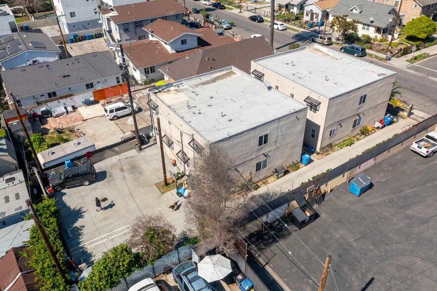 More Photos Of 814-816 1/2 W 47th St, Los Angeles Apartments For Sale