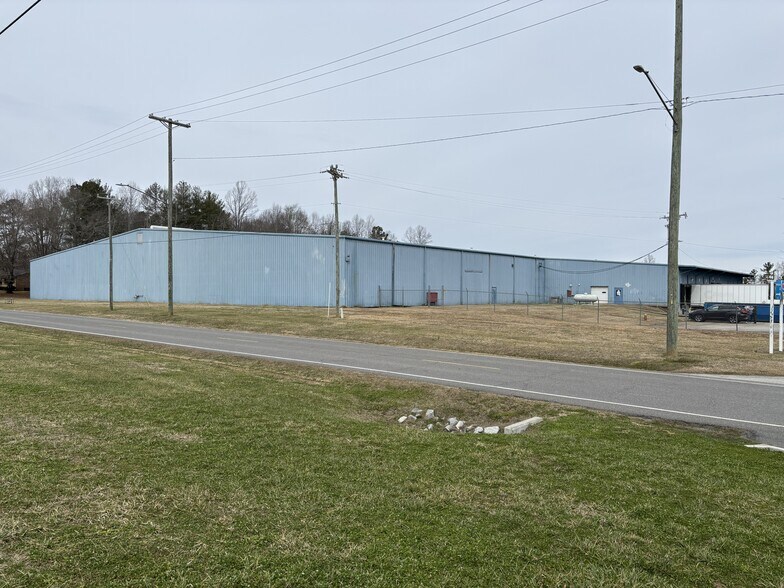 More Photos Of 2212 Randolph Rd, Shelby Industrial For Lease
