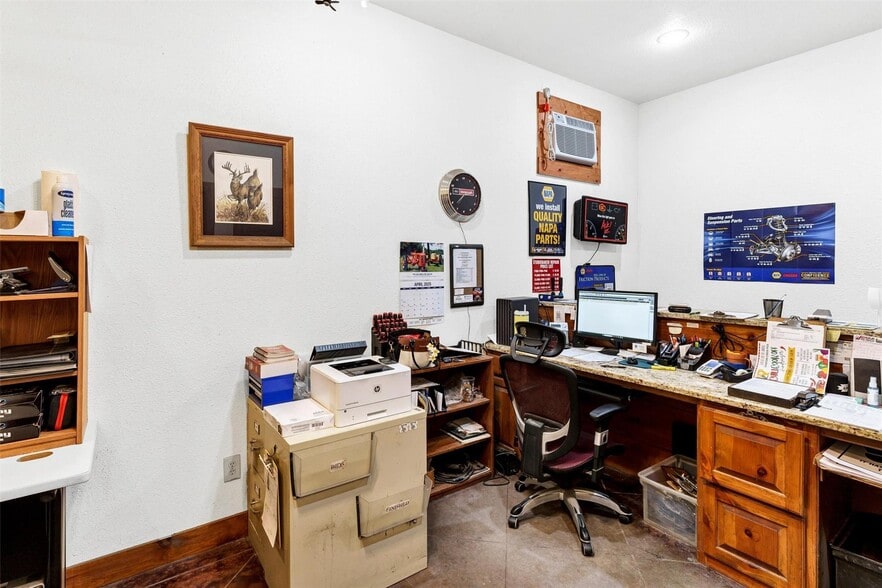 More Photos Of 200 Mustang Trail Trl, Granbury Industrial For Sale