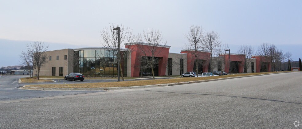 More Photos Of N110W13125 Washington Dr, Germantown Warehouse For Lease