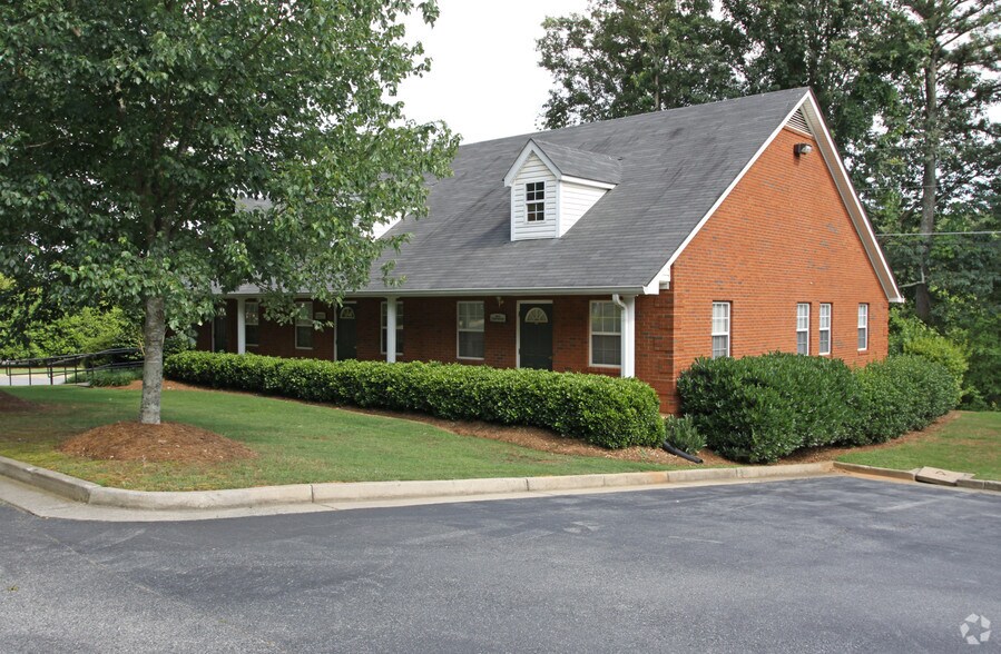 Primary Photo Of 566 Peachtree Pky, Cumming Office For Lease