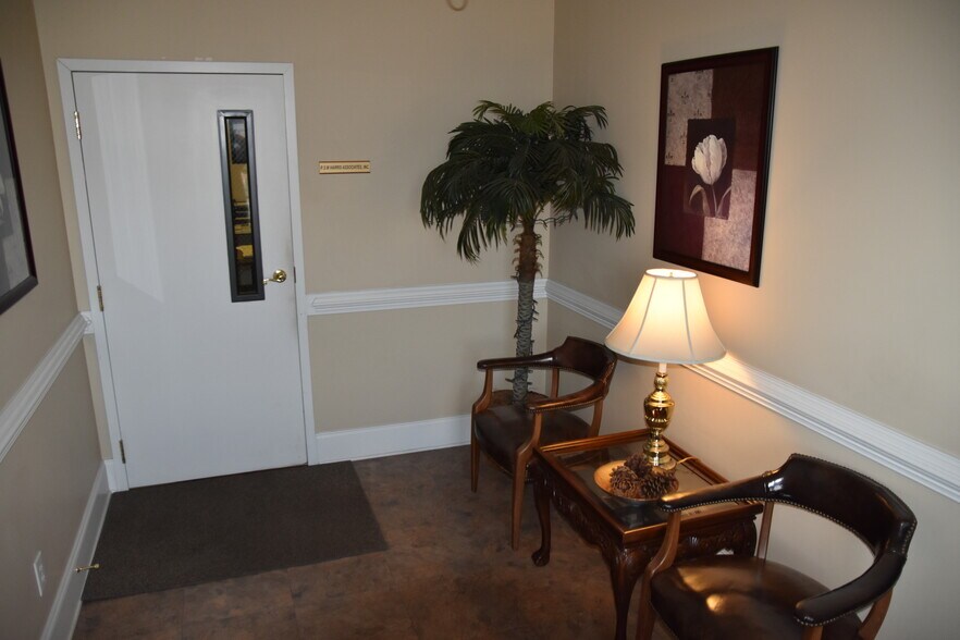 More Photos Of 2719 Graves Dr, Goldsboro Office For Lease