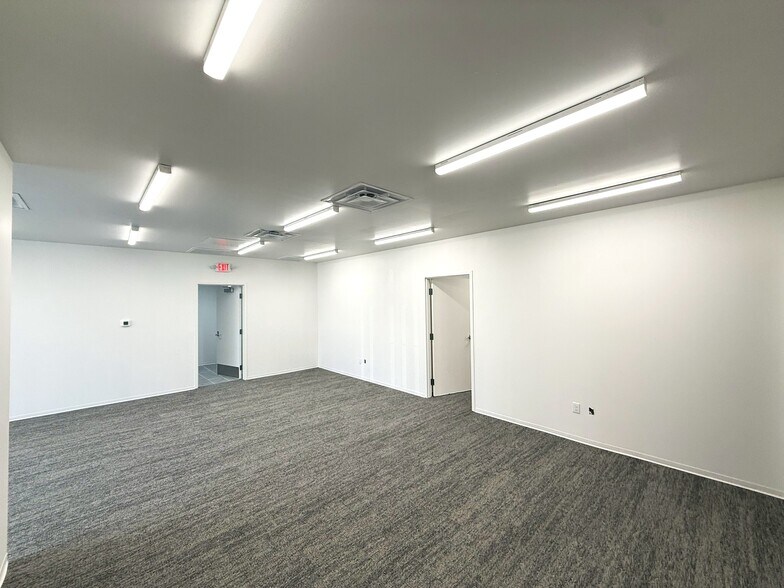 More Photos Of 5849-5891 W 34th St, Houston Unknown For Lease