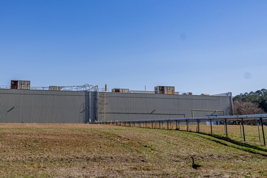 More Photos Of 411 Pegasus Pky, Lagrange Manufacturing For Lease