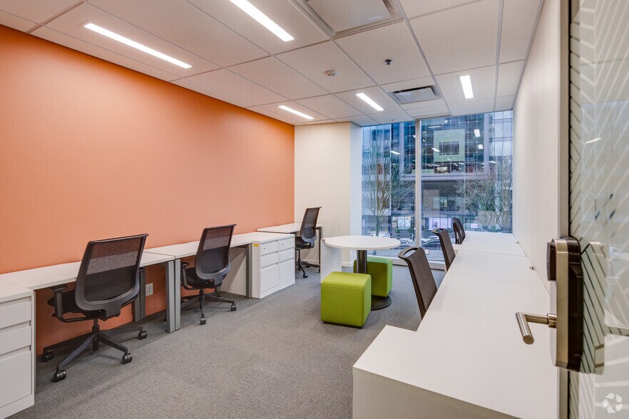 More Photos Of 400 W Georgia St, Vancouver Coworking Space