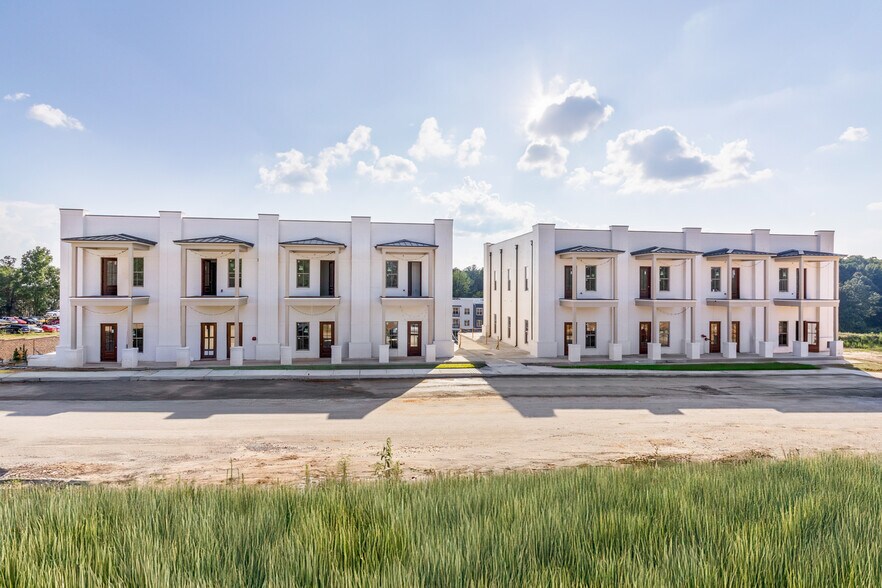 More Photos Of 1343 N Lamar Blvd, Oxford Land For Lease