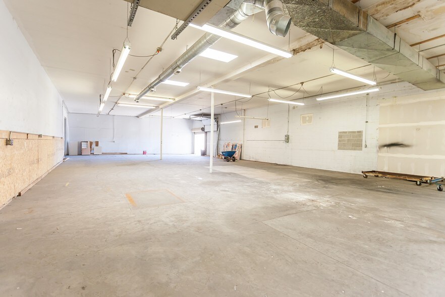 More Photos Of 3008 Main St, Union Gap Warehouse For Sale