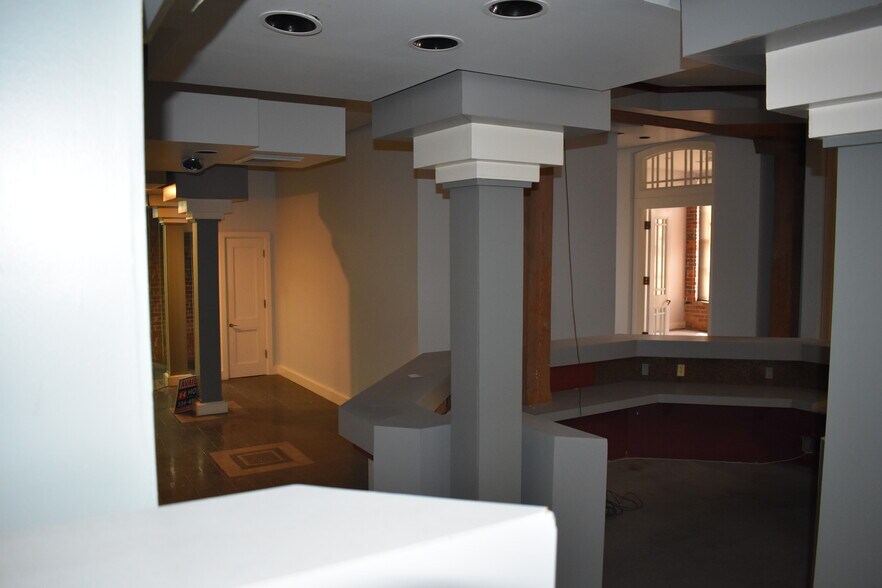 More Photos Of 250-260 Commerce St, Montgomery Medical For Sale