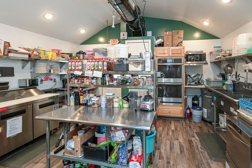 More Photos Of 106 Northside Sq, Petersburg Restaurant For Sale