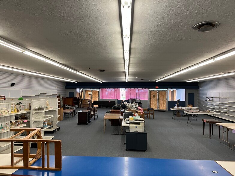 More Photos Of 115 W Maple Ave, Fayetteville Storefront Retail Office For Sale