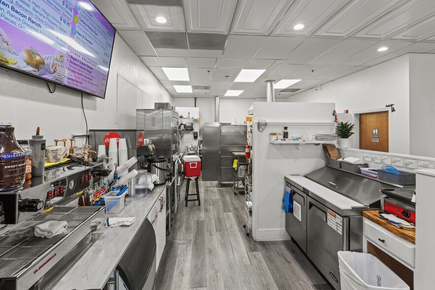 More Photos Of 457 SW 6th St, Redmond Apartments For Sale