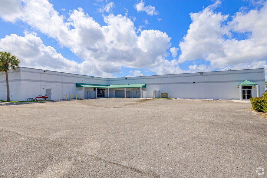 More Photos Of 3998 FAU Blvd, Boca Raton Unknown For Lease