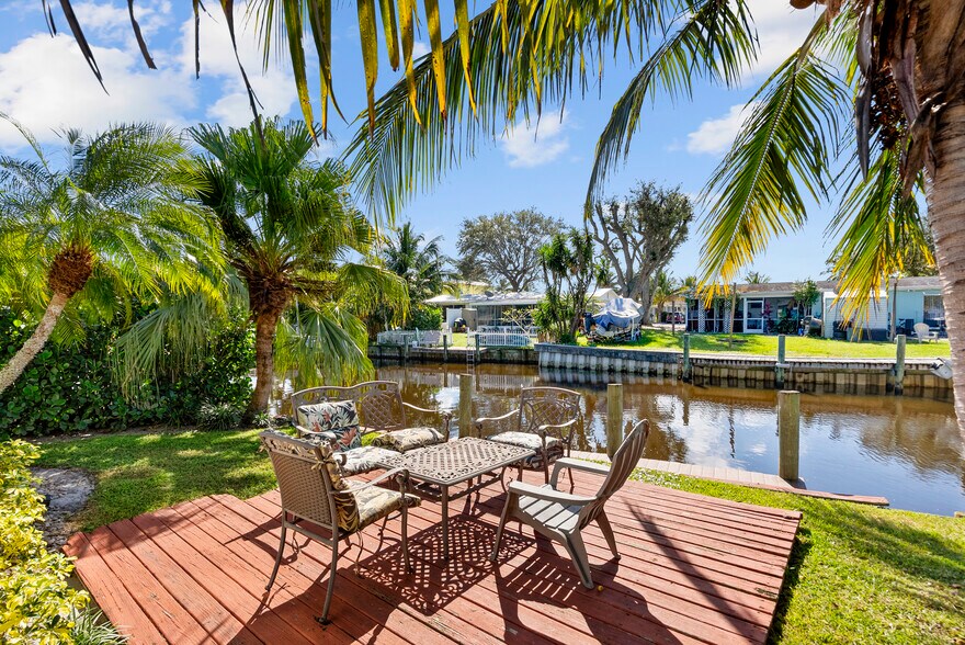 More Photos Of 2456 SW Hideaway Ln, Stuart Apartments For Sale