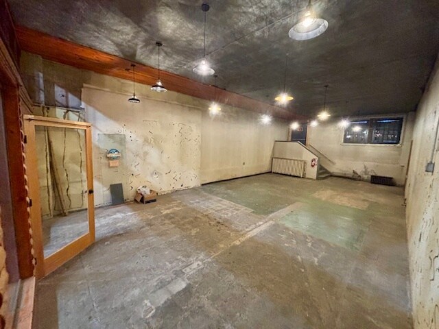 More Photos Of 2027 W Superior St, Duluth Storefront For Lease