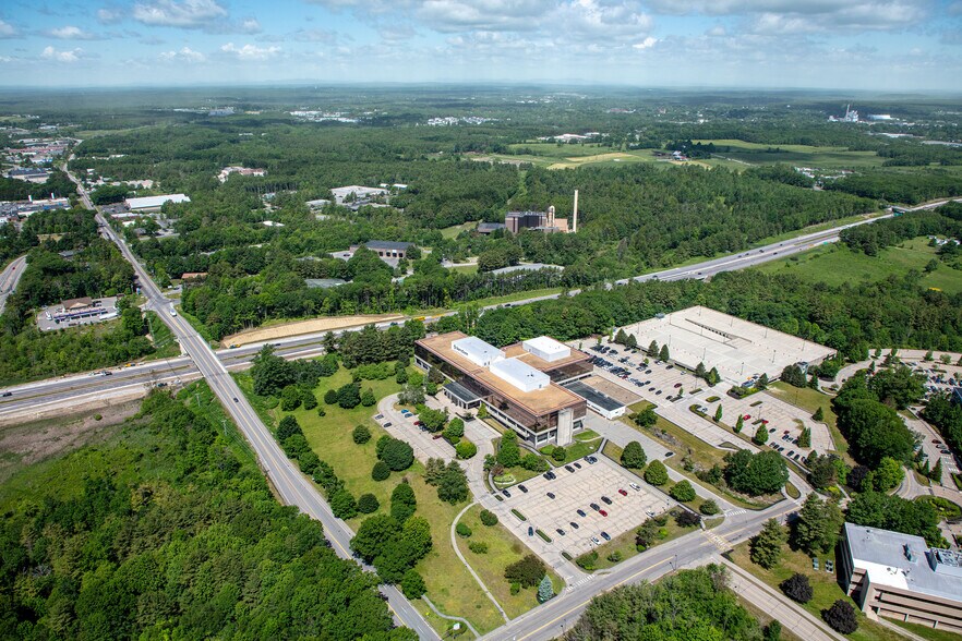 More Photos Of 2211 Congress St, Portland Office For Lease