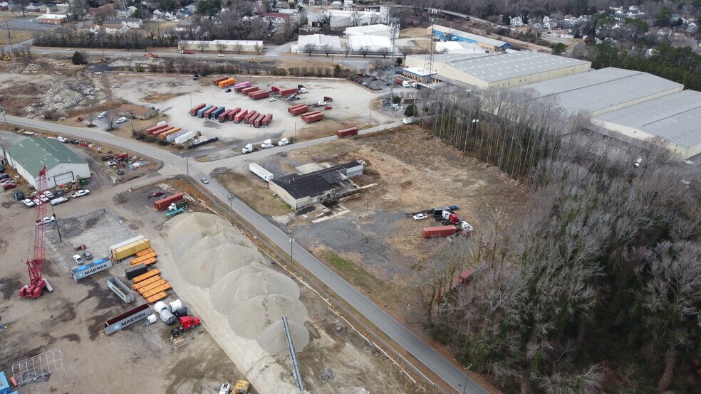 More Photos Of 306 Roanoke St, Suffolk Industrial For Lease