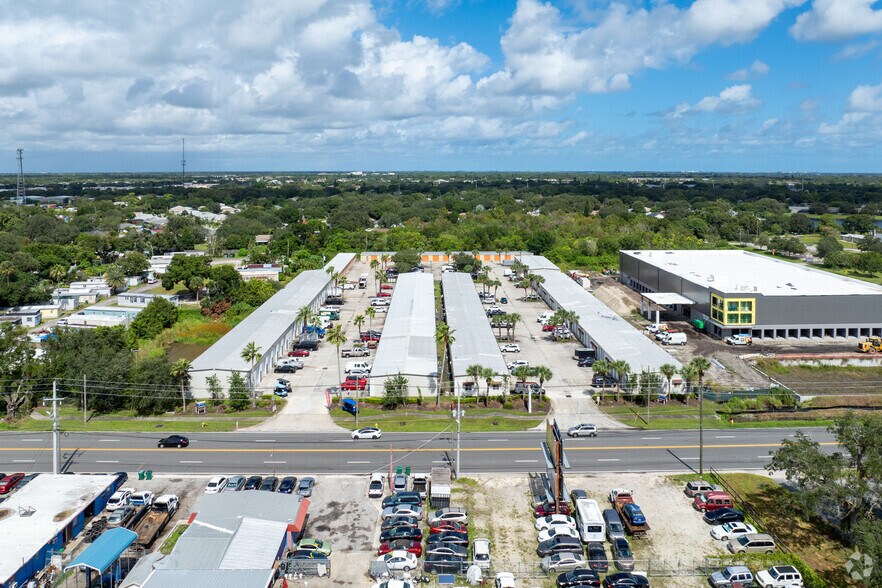 More Photos Of 2600 Aurora Rd, Melbourne Unknown For Lease