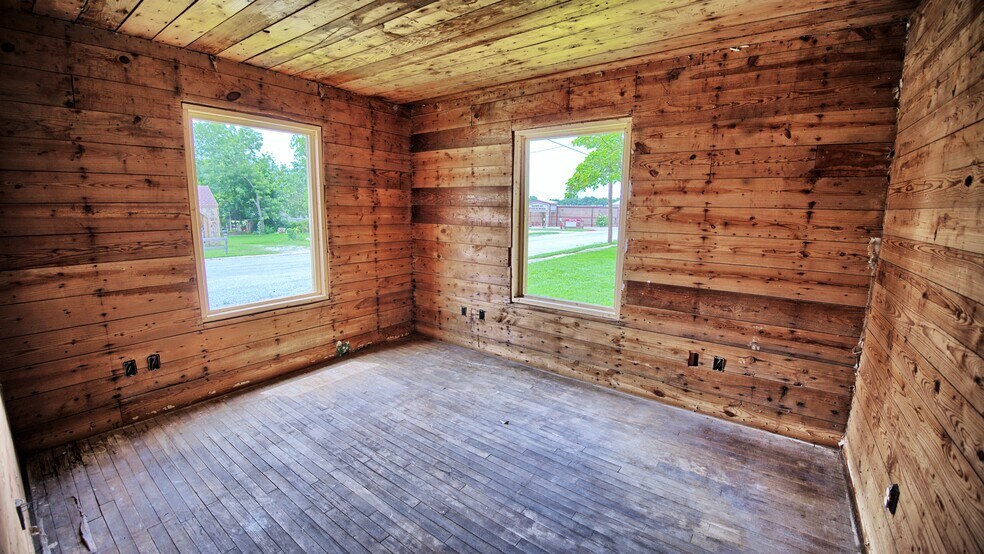 More Photos Of 400 S. Broad Street St, Saint Jo Land For Sale